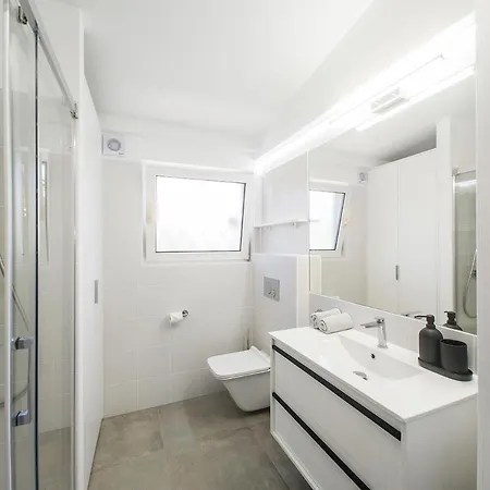 Azure Horizon And Breeze - Panoramic Ocean View And Heated Pool וילה