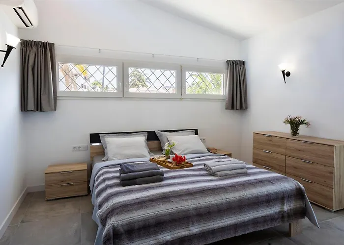 Villa Azure Horizon And Breeze - Panoramic Ocean View And Heated Pool